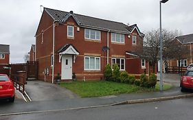 Lovely 3 Bedroom House Manchester